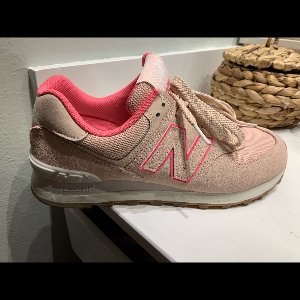 Size 8 new balance shoes x J Crew. Wore  once.